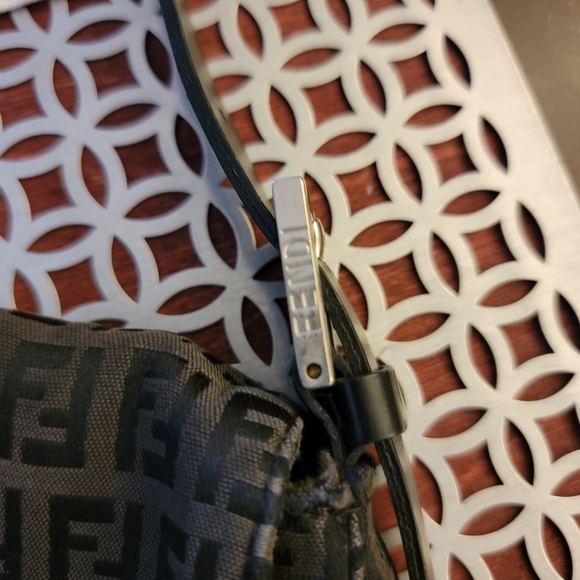 Fendi Mama Baugette FF Logo Brown Black Shoulder Bag Purse - Picture 3 of 9